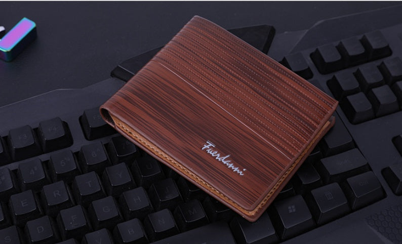 Embossed multi-card fashion wallet - MBM INTERNATIONAL HOLDING
